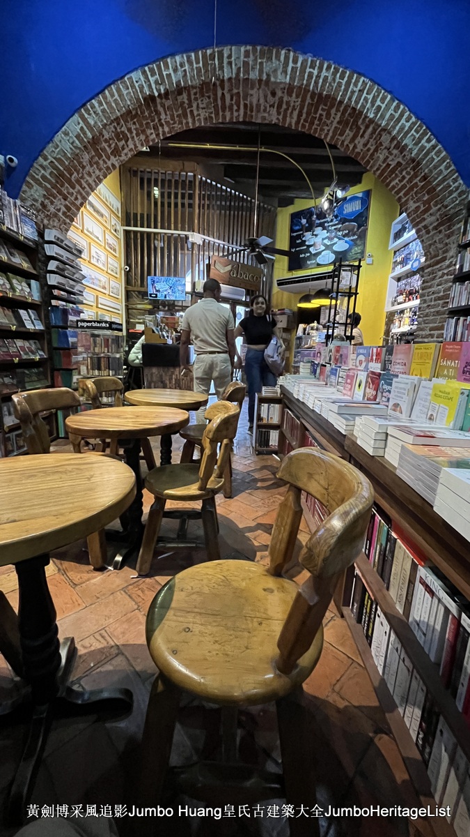 第5023回：富得像个阿根廷人，蓝花楹咖啡馆酒吧