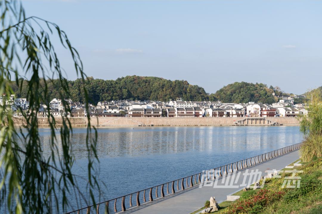 黄山风景屯溪老街,夜游黄山屯溪老街一角