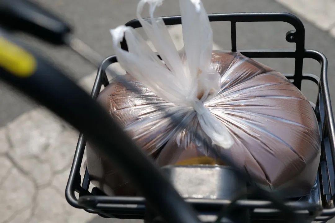 成都人吃火锅用的香油是什么油,成都吃火锅的香油是哪一种种类