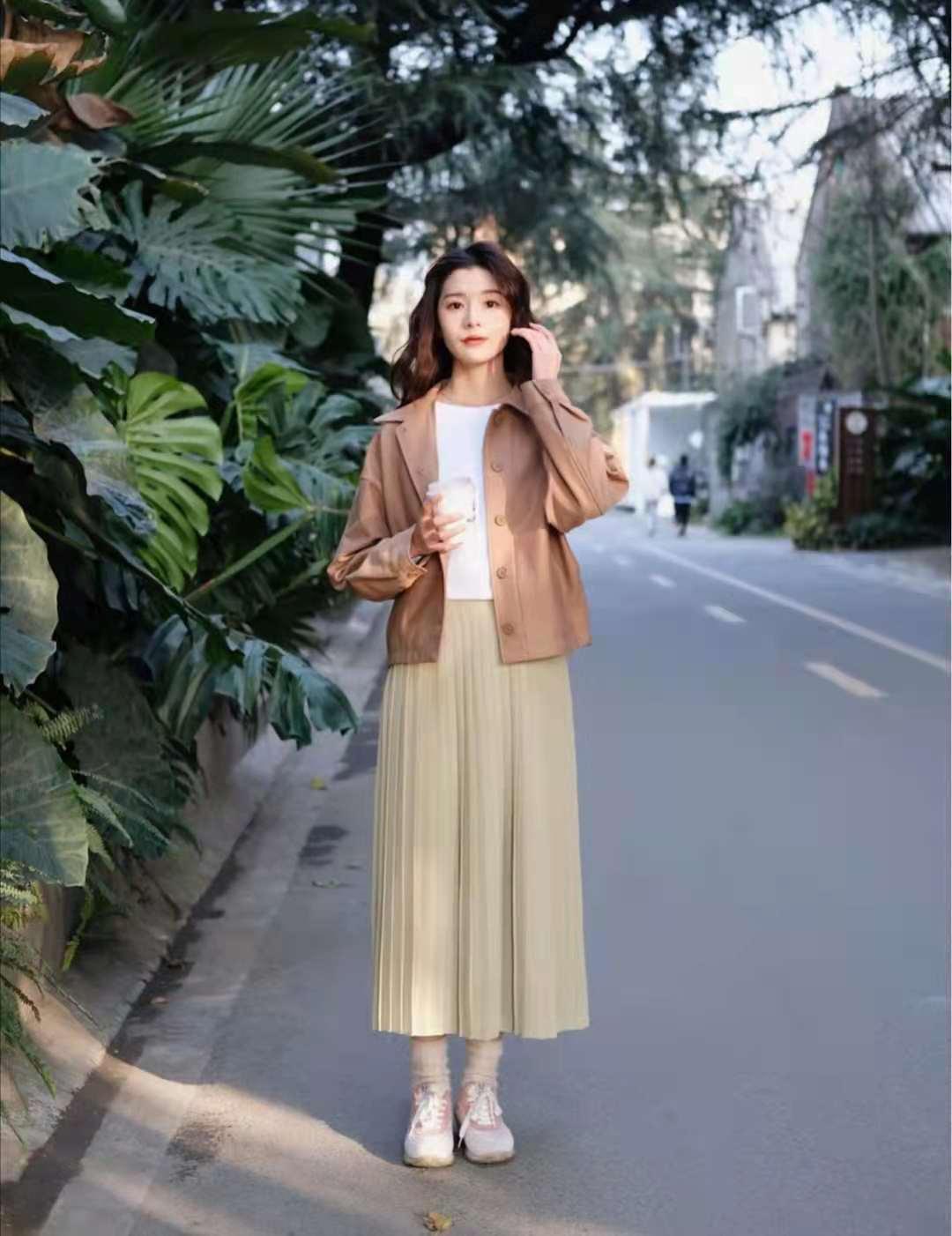 什么样的百褶裙最好看秋冬季,百褶裙适合多大的年龄穿