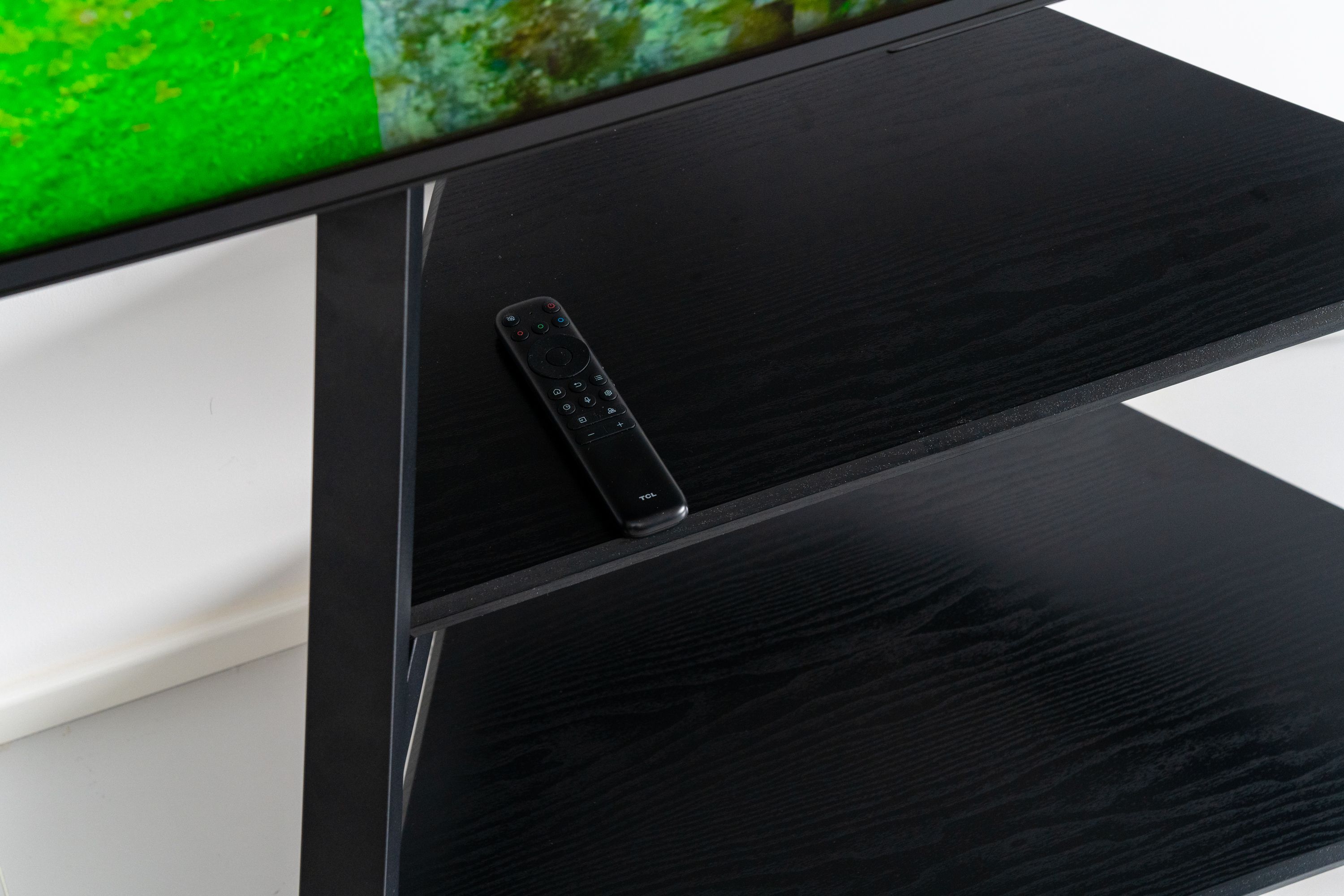 客厅要不要装电视机支架,客厅嵌入式电视支架选择