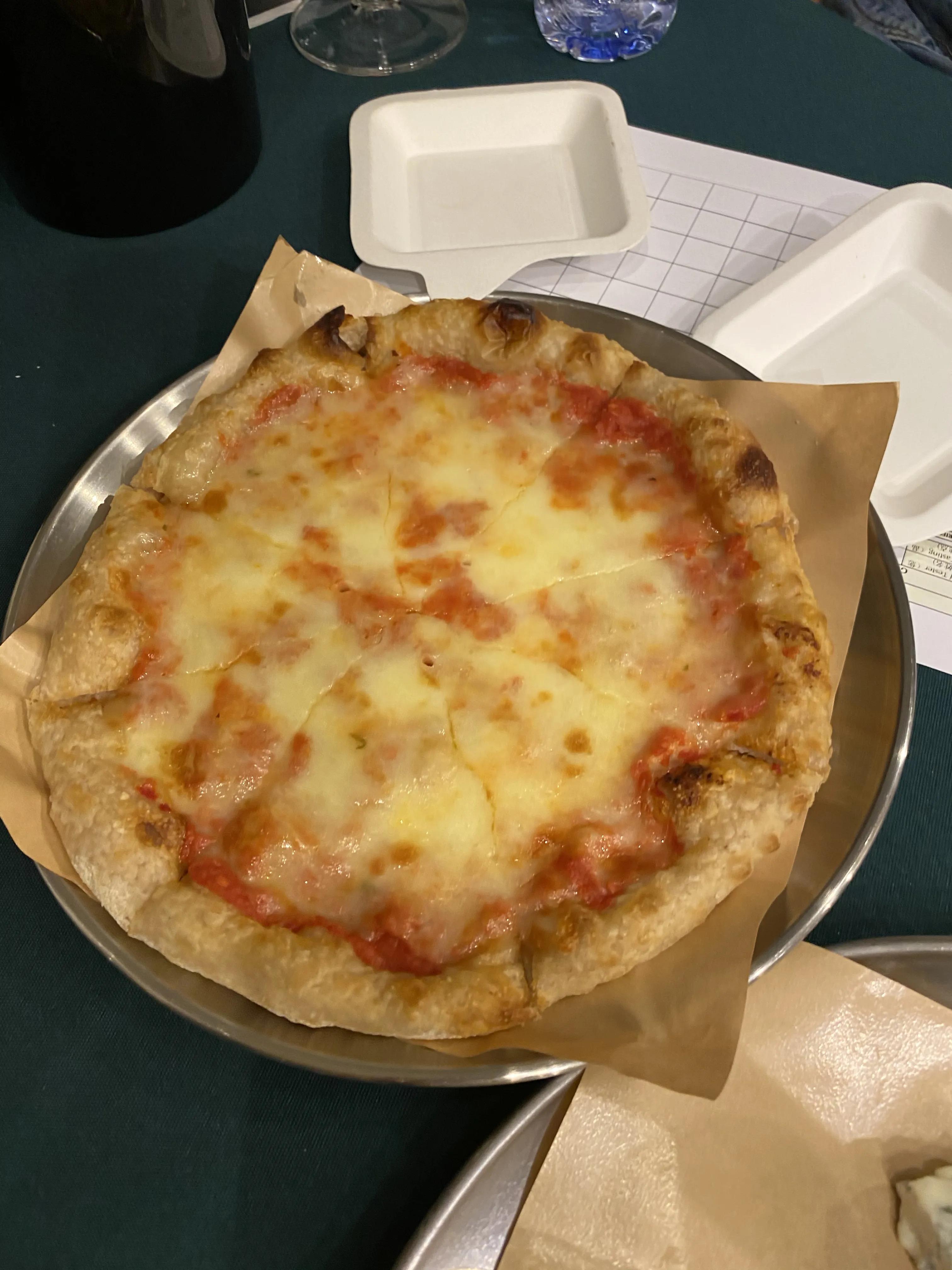 弄堂小吃、欧洲红酒，中西雅俗共赏