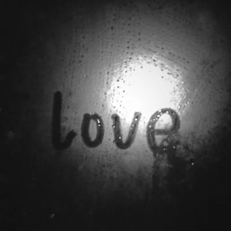 下次见你一定谈笑风生不动情,下次再见只想谈笑风生不动情