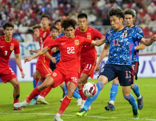 中国男足0-1韩国男足数据对比,中国男足与韩国男足差距
