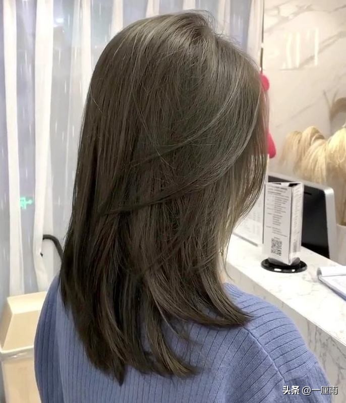 染发色2021年最火发色显白秋冬天,今年最好看比较艳的染发颜色
