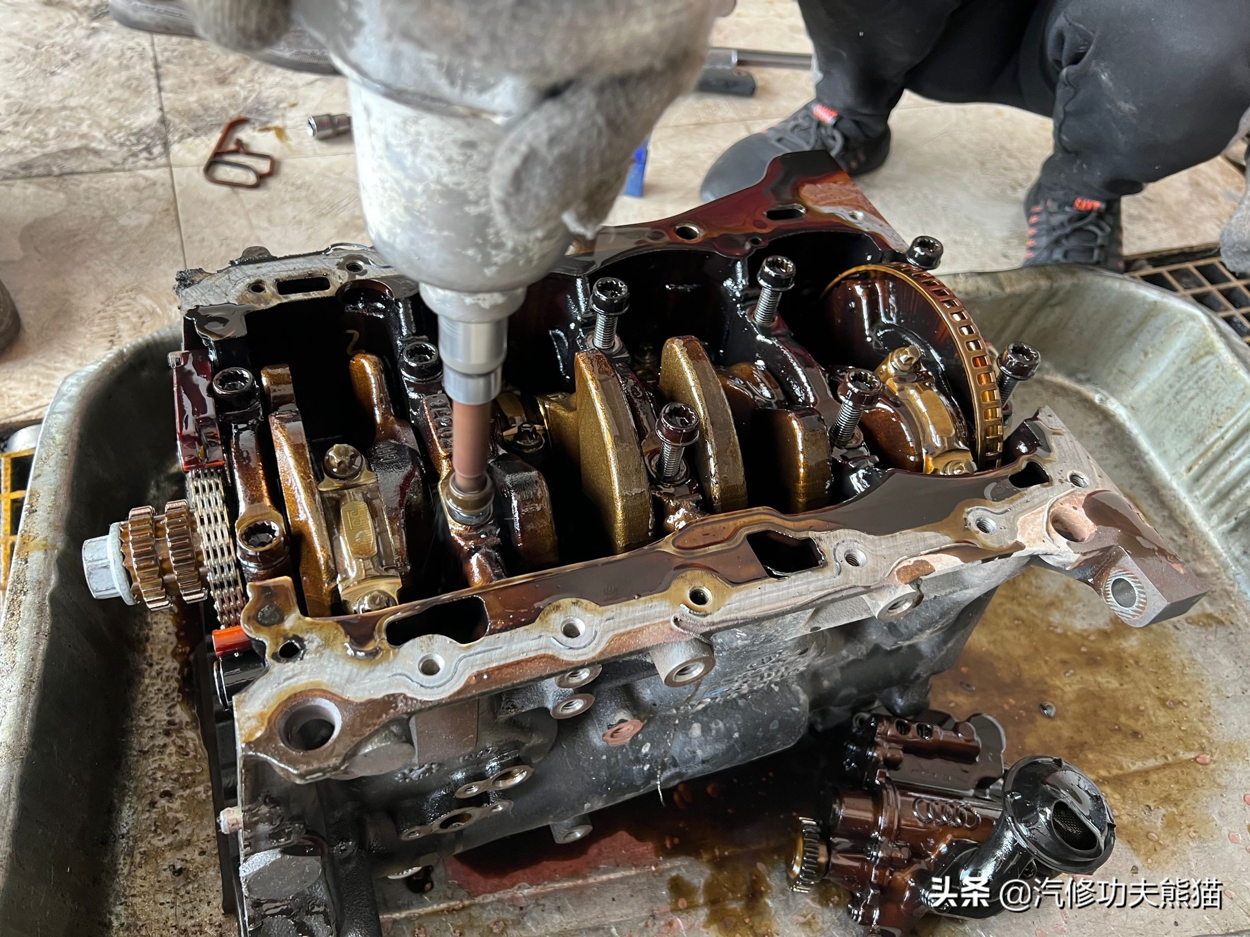 老车翻新修复奥迪a4,修复报废奥迪a4