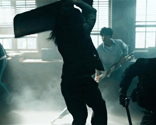 杨紫琼高定礼服闪耀戛纳红毯,杨紫琼携手老公亮相奥斯卡红毯