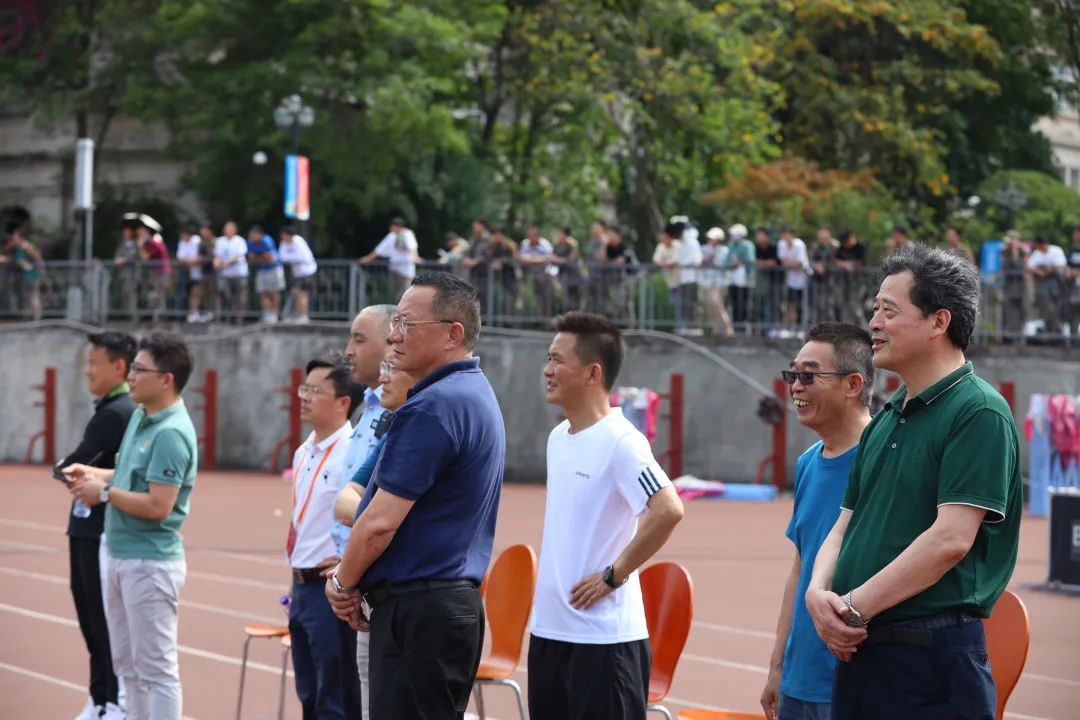 西南交通大学贡嘎杯决赛足球,2023贡嘎杯西南交大足球队