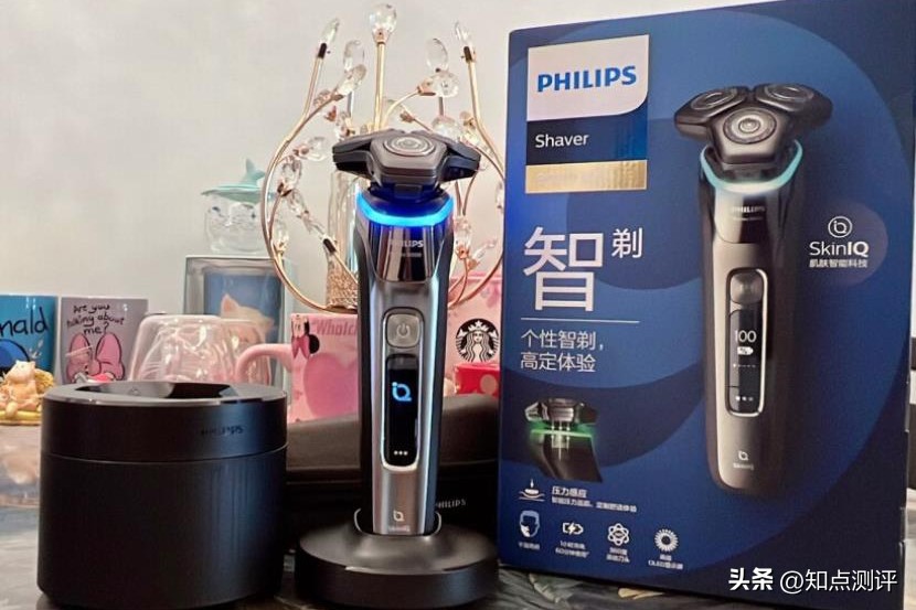 飞利浦剃须刀s99系列测评,飞利浦s9936剃须刀后显示屏