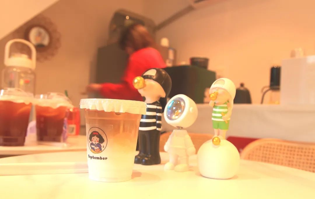 粤城人物：三次搬迁！广州越秀这家甜点店，老板娘1人撑住全部