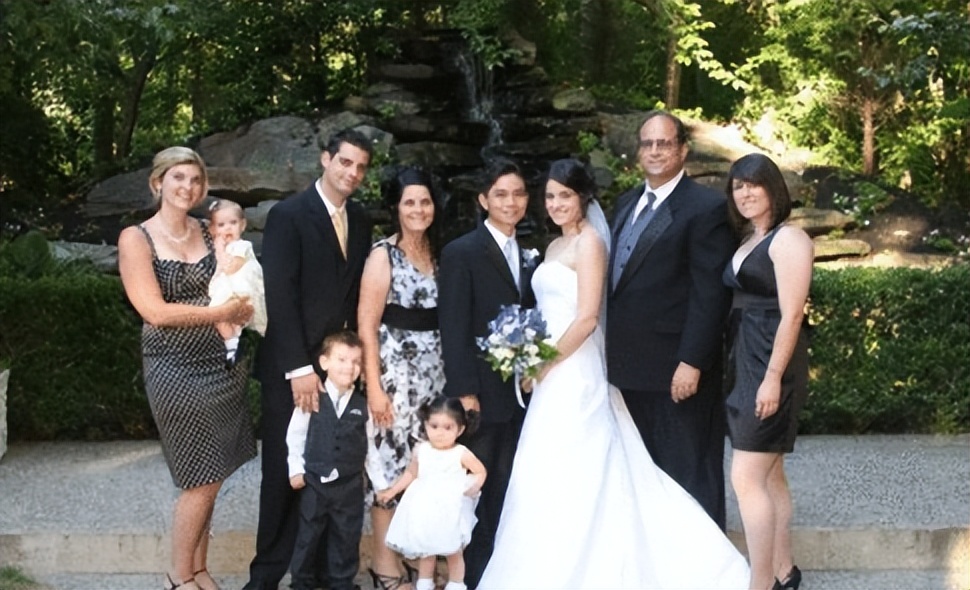 中国农村小伙娶外国美女，后定居美国相妻教女，15年过去仍很幸福