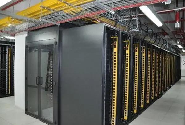 42u服务器机柜标准尺寸是多少,机柜1u和2u到底区别多大