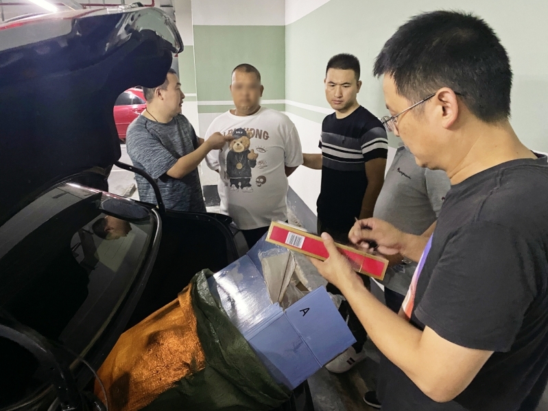 他谎称“时间久了，记不清楚”，却在微信收藏夹中标注了地图位置……