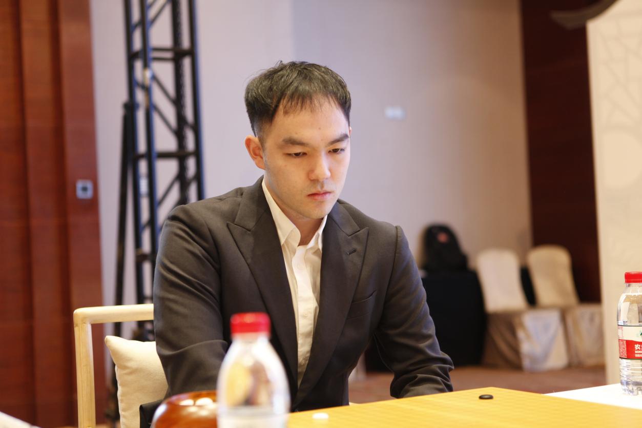 中国名人围棋比赛柯洁,巅峰对决柯洁助中国队夺下第8冠