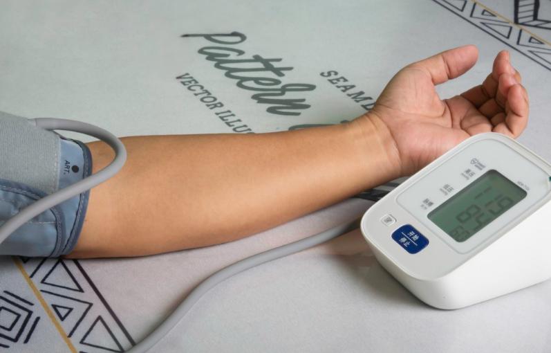 血压高，多是肾阳不足，仲景名方：滋补肾阳，稳定降压