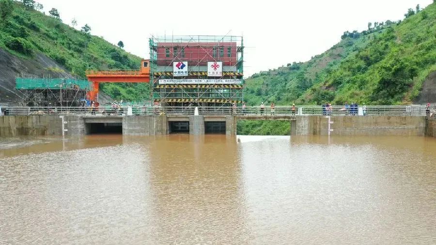 中国建在国外的一个超级工程,中国建造的世界级工程