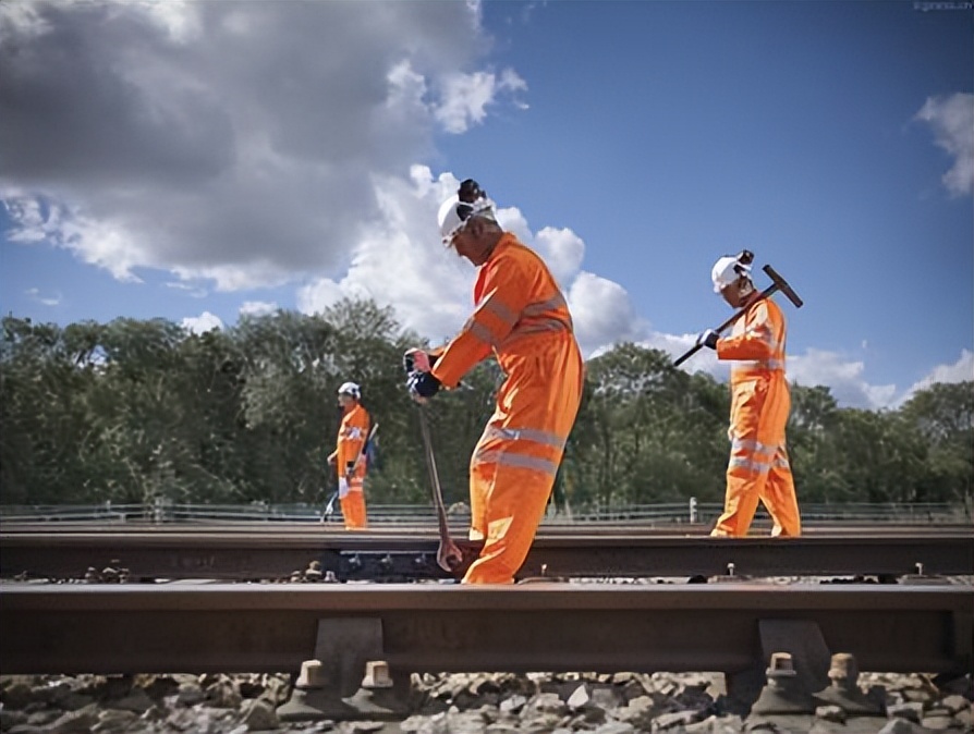 夏天车内快速降温的正确使用方法,车内高温快速降温小妙招