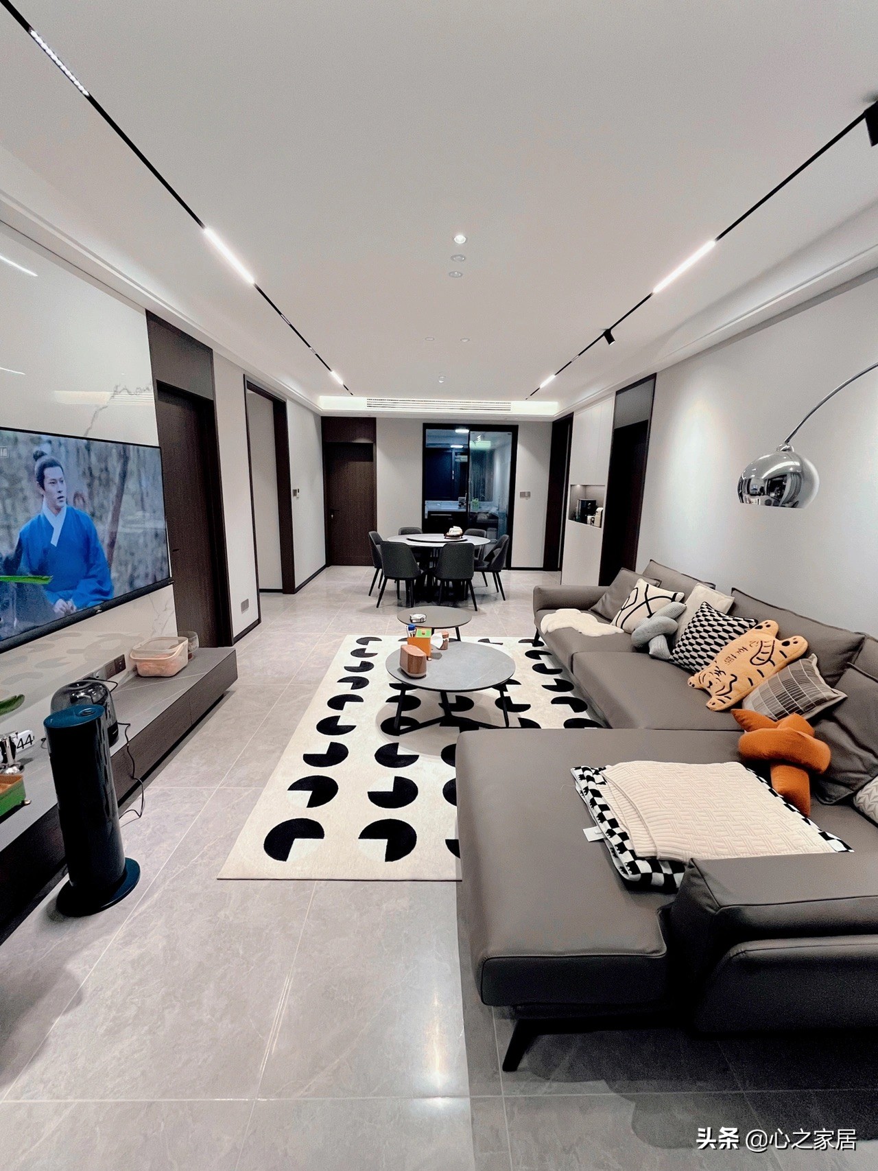 130平四室两厅二卫的客厅,130平米大四居