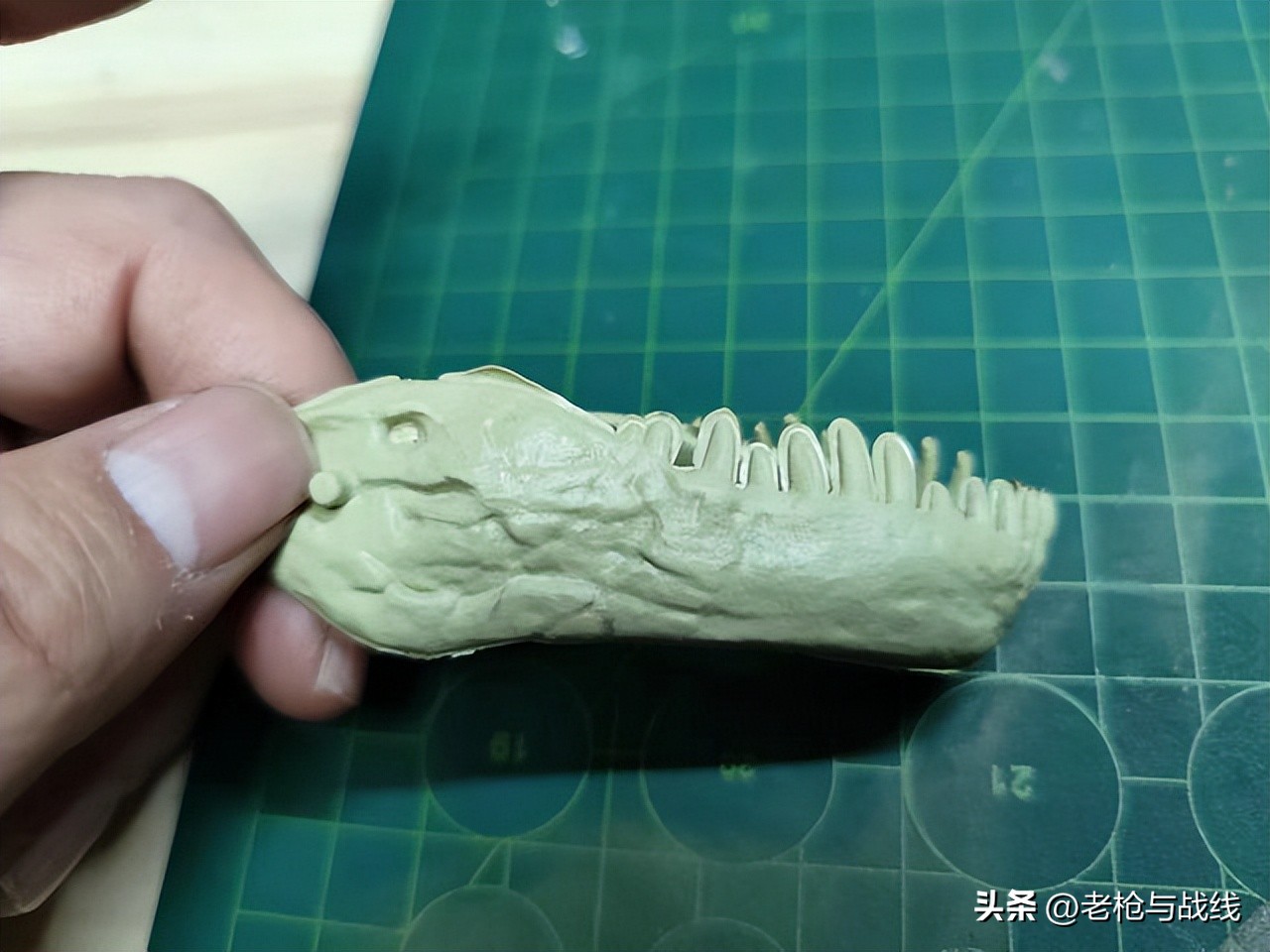 如何制作霸王龙骨架,用硬纸板做霸王龙骨架教程