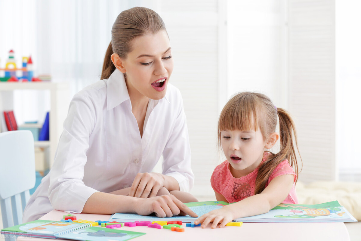 3岁到8岁儿童必读绘本完整版,3岁孩子爱推人咬手看什么绘本好