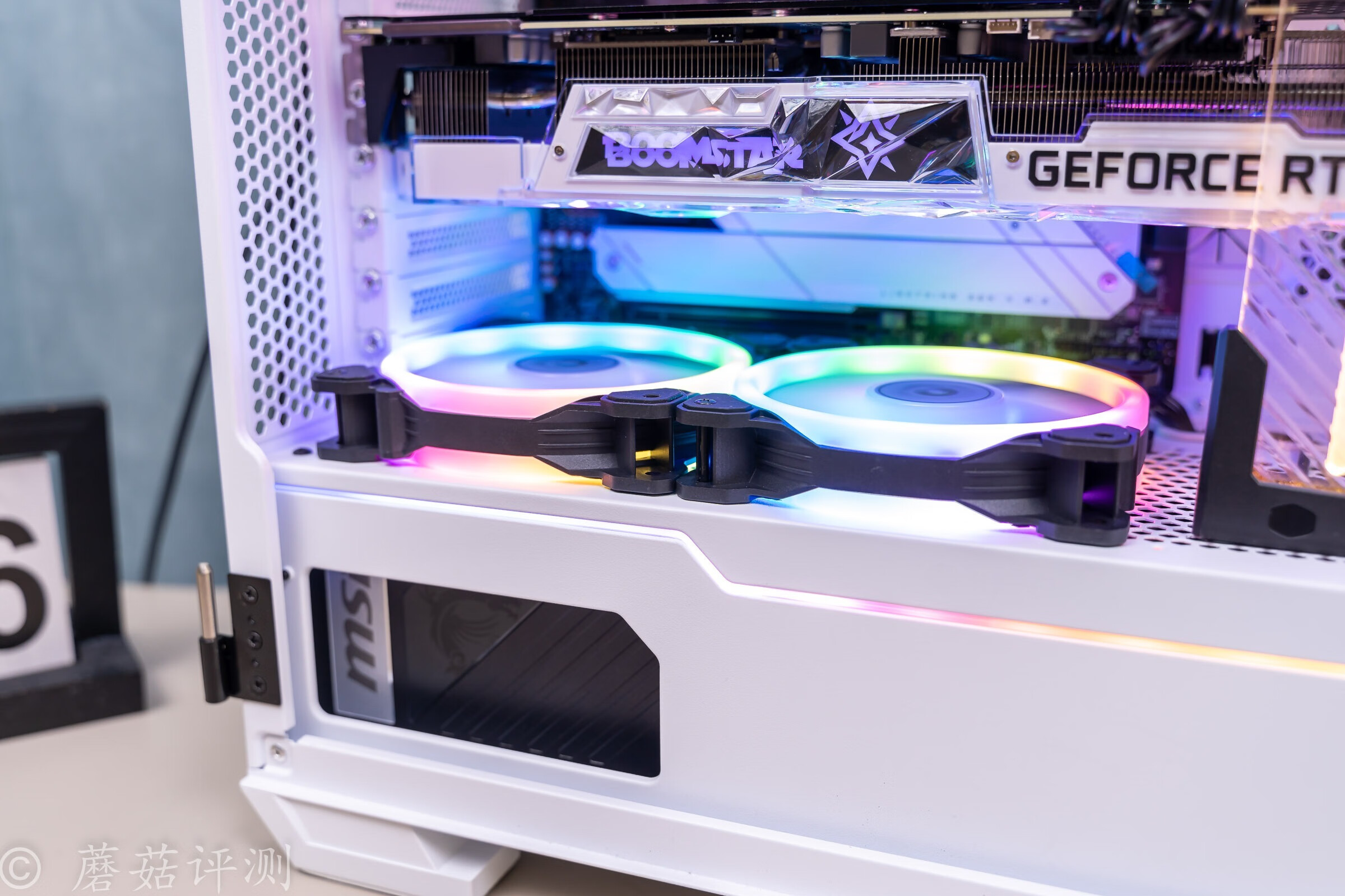 一正一反，轻松定义你需要的风扇风向，Tt耀影SWAFAN12机箱风扇