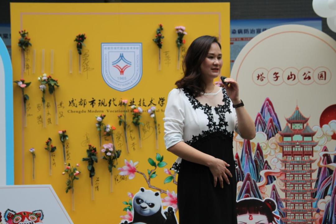 鎴愰兘缇庡缇庡彂涓亴瀛︽牎,鎴愰兘鏈夌編瀹圭編鍙戜笓涓氱殑涓笓瀛︽牎