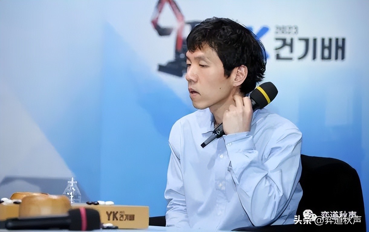 柯洁大战申真谞棋谱完整讲解,日韩棋迷点评柯洁胜申真谞