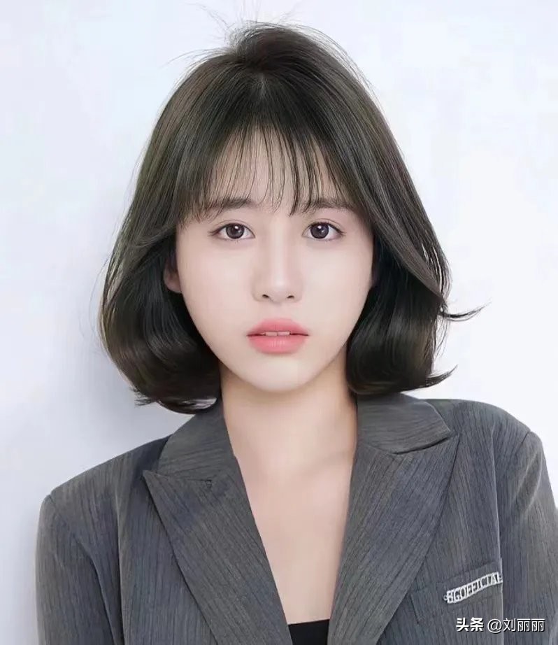 时尚大气好看的发型,最简单最时尚最好看的发型