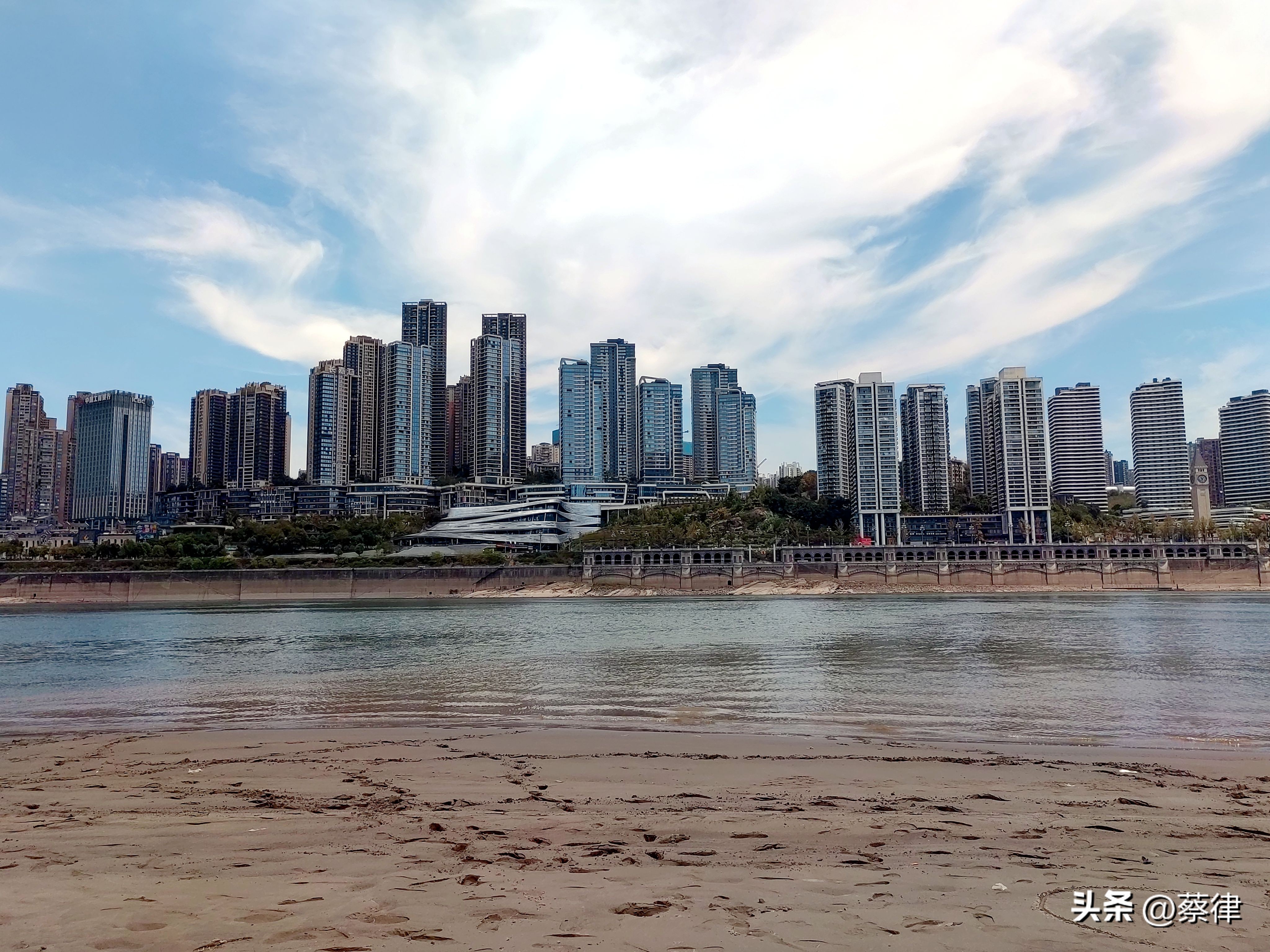 热沙无雨看江天！实测朝天门两江交汇高温枯水期的最低水位