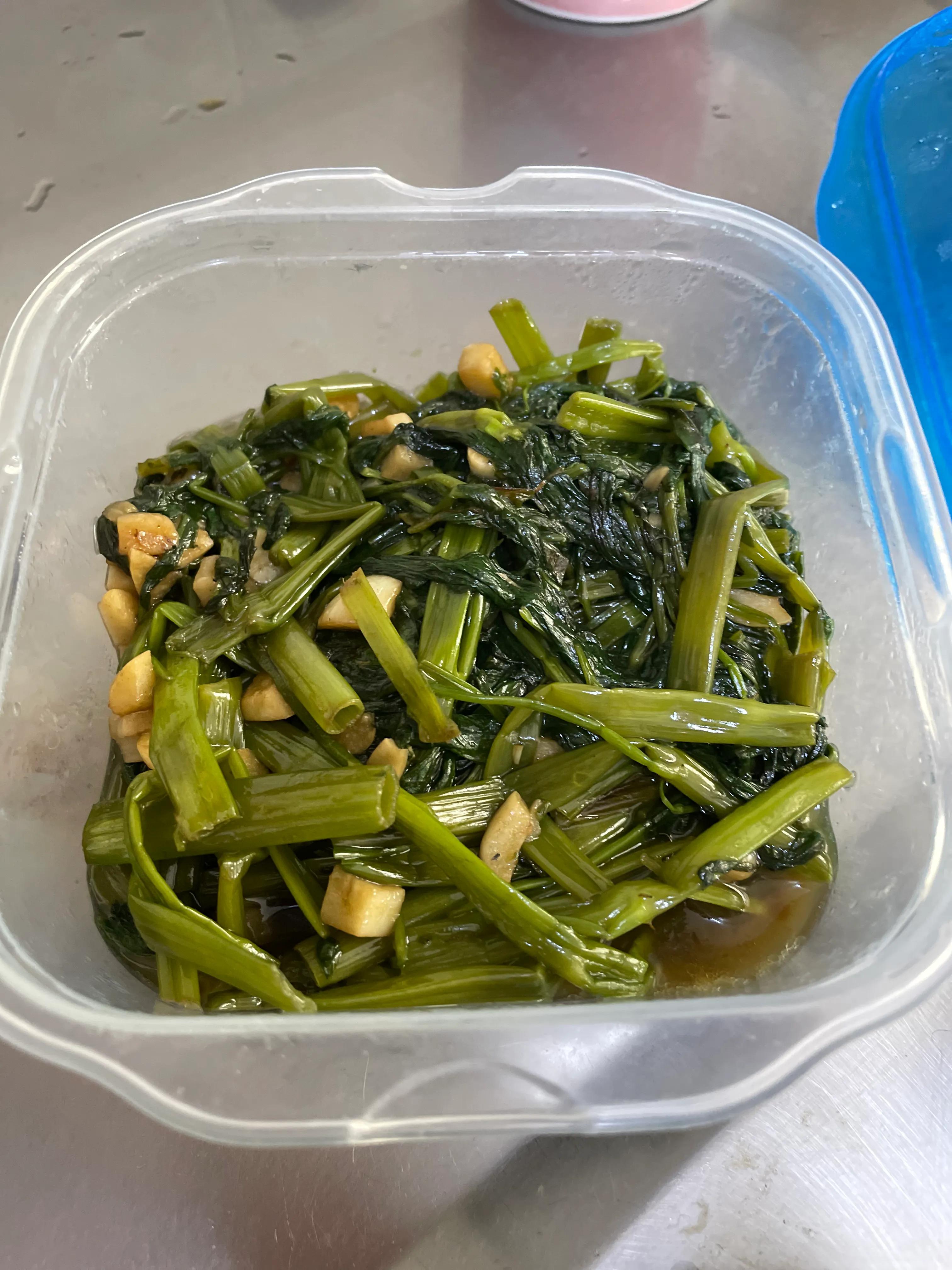 新加坡不能自己在家做饭吗,在新加坡自己做饭还是外面吃便宜