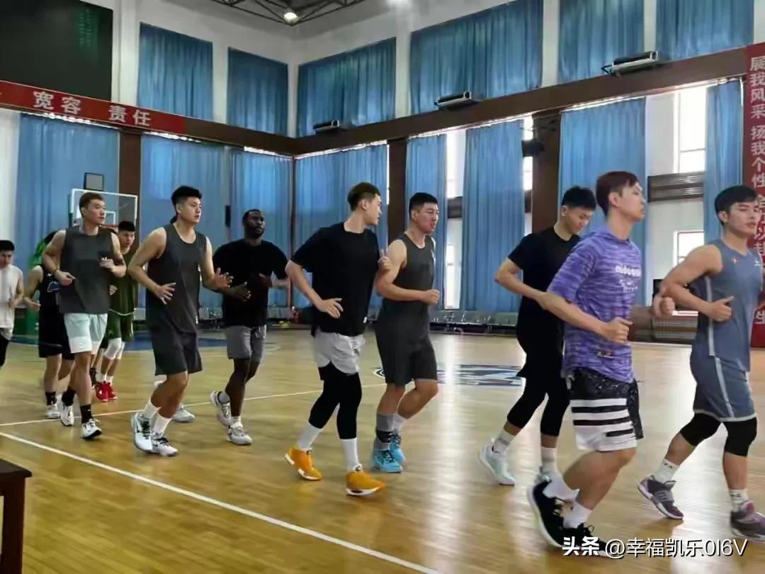 CBA速递!三外援加盟,强援助力,辽宁篮球蓄力,再冲冠!