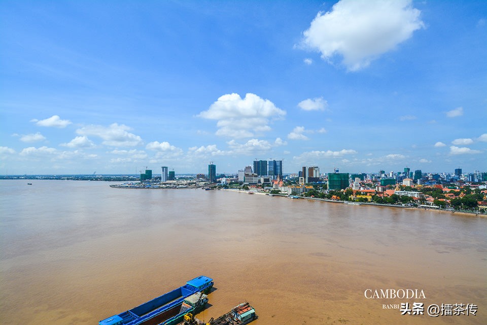 五星级的金边圣卡酒店,眺望洞里萨湖按摩SPA泳池设施俱全