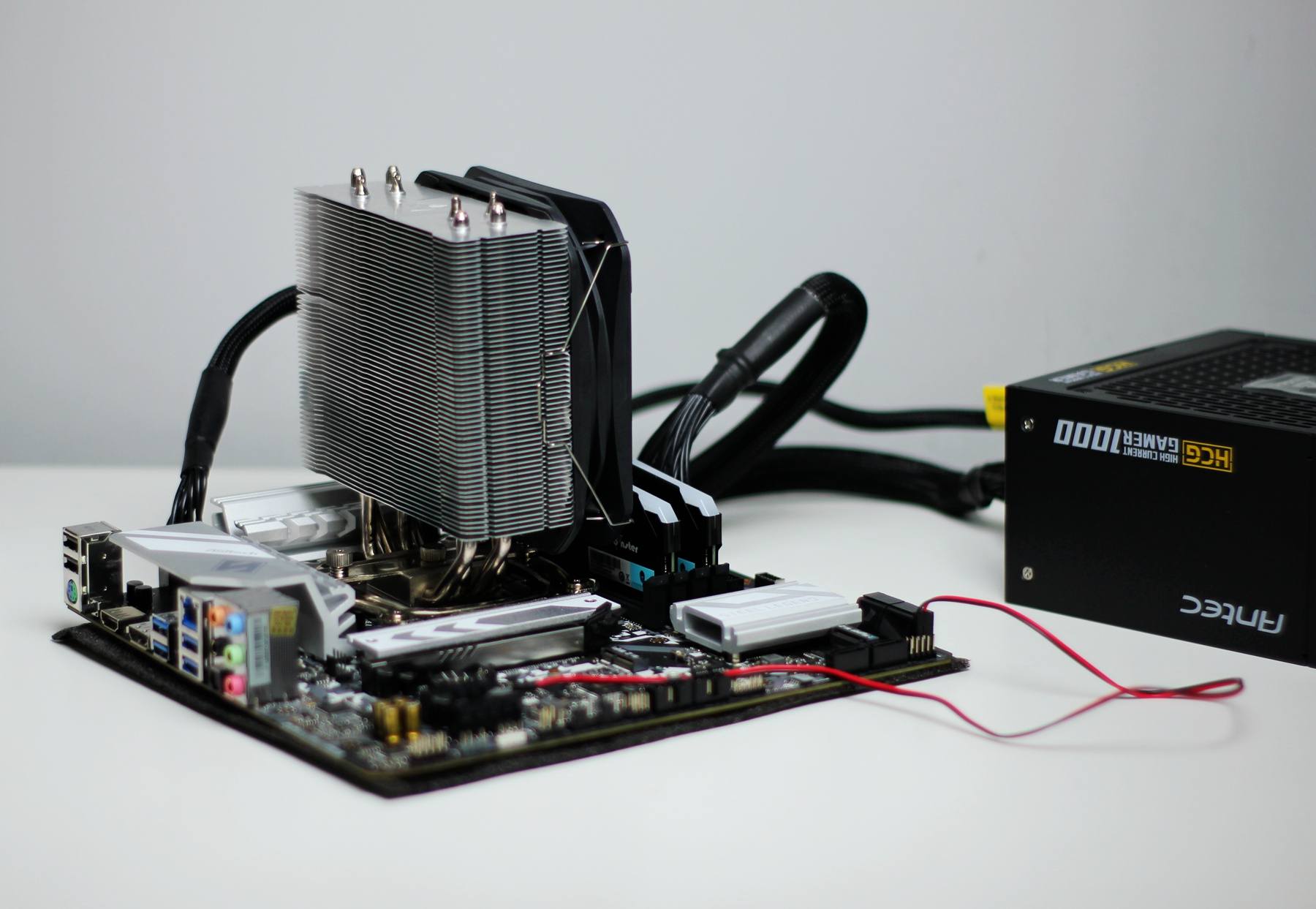 低调务实的办公电脑之选：超频三光愈2钛灰色机箱+EF120风扇