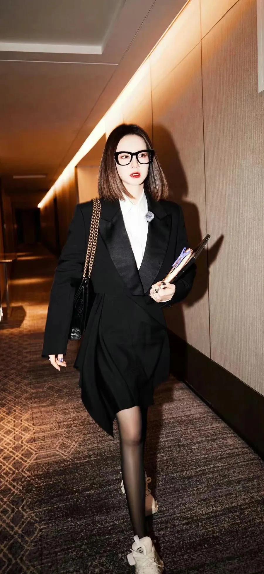 戚薇后背纹身壁纸,戚薇的壁纸图片大全