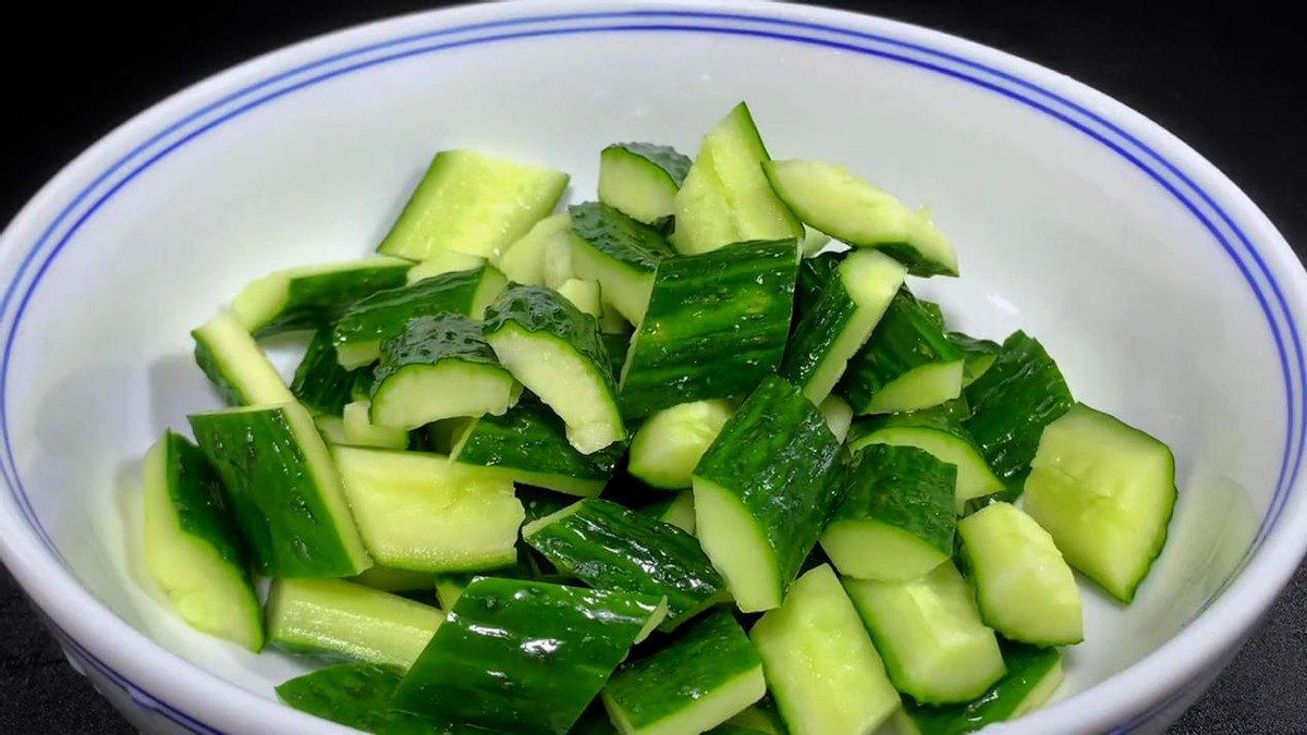 4种蔬菜被拉入致癌名单,哪三种蔬菜不能放进冰箱还会致癌