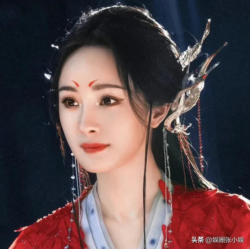 刘诗诗和杨幂同一天生日,杨幂为刘诗诗庆生合体发糖