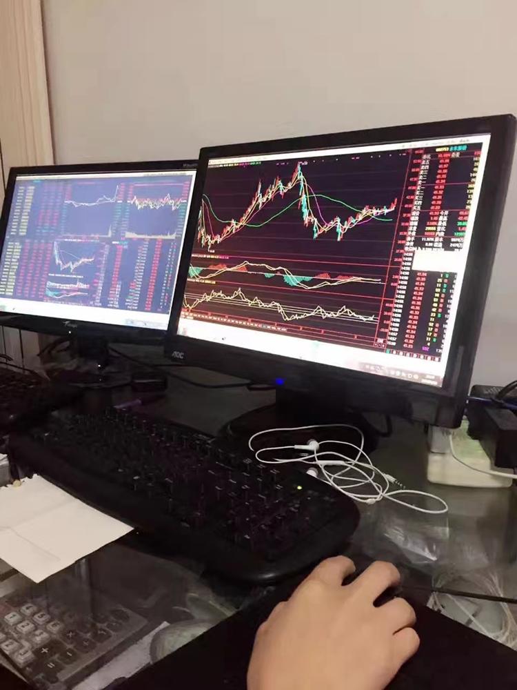 我，90后女生，十八线小城来北京打拼，曾拿100万炒股赔成10块钱