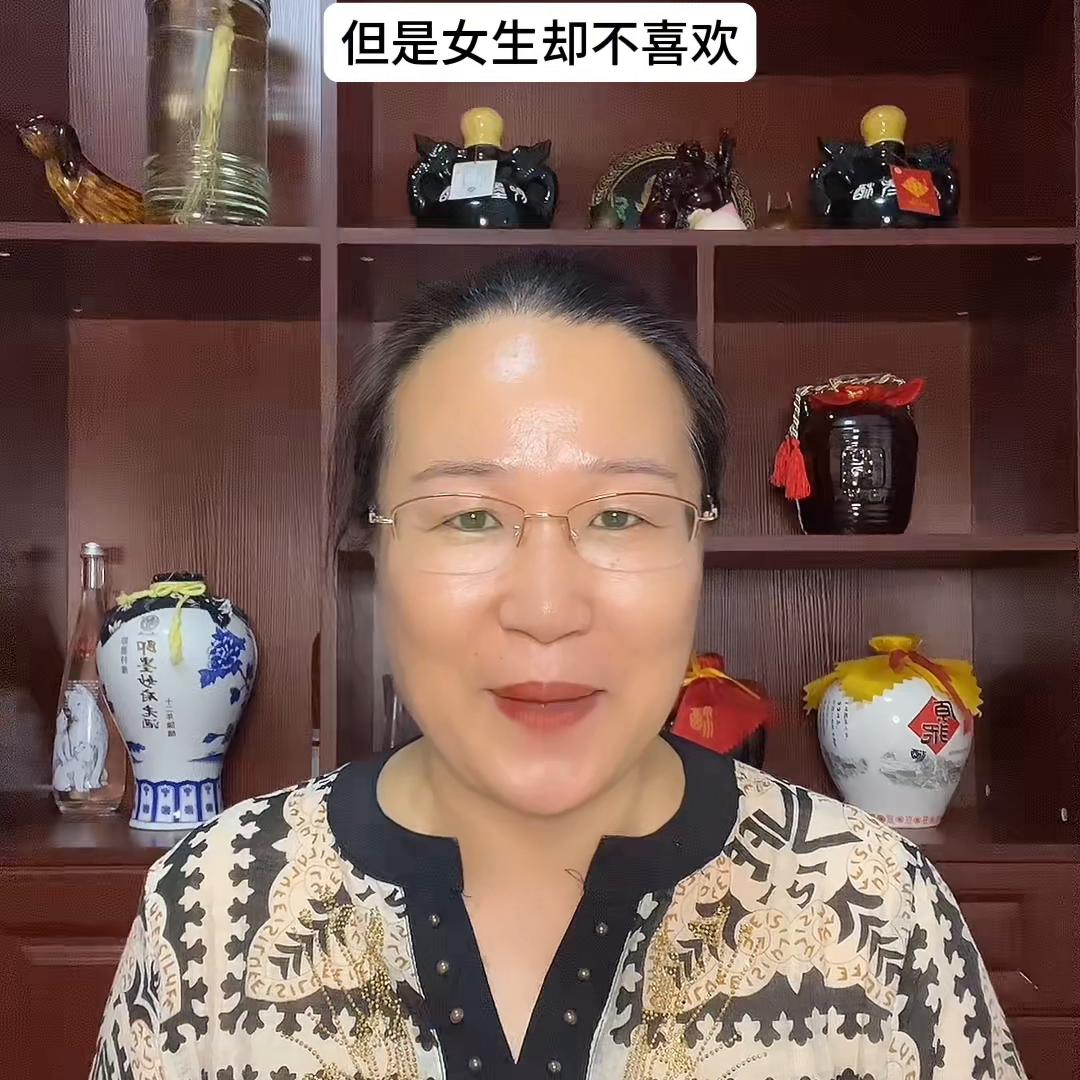 男朋友给女朋友买礼物的区别,男朋友要给女朋友买礼物什么心态