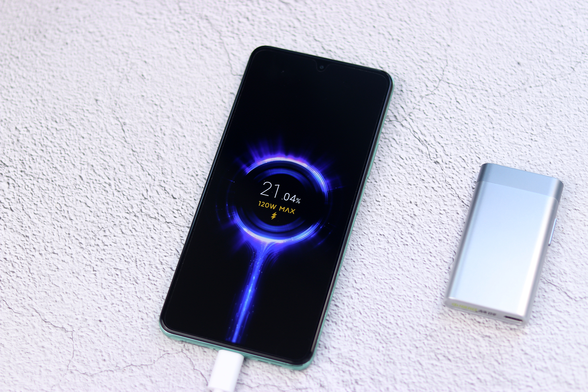 两款性能强劲的低价机型配置解读,这款1999元的新机配置谁受得了