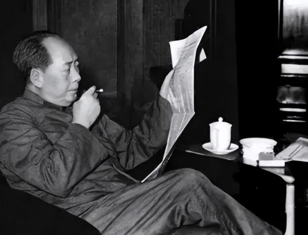 1961年毛主席在庐山开会，看到一位女舞蹈演员楞了：你好像我女儿