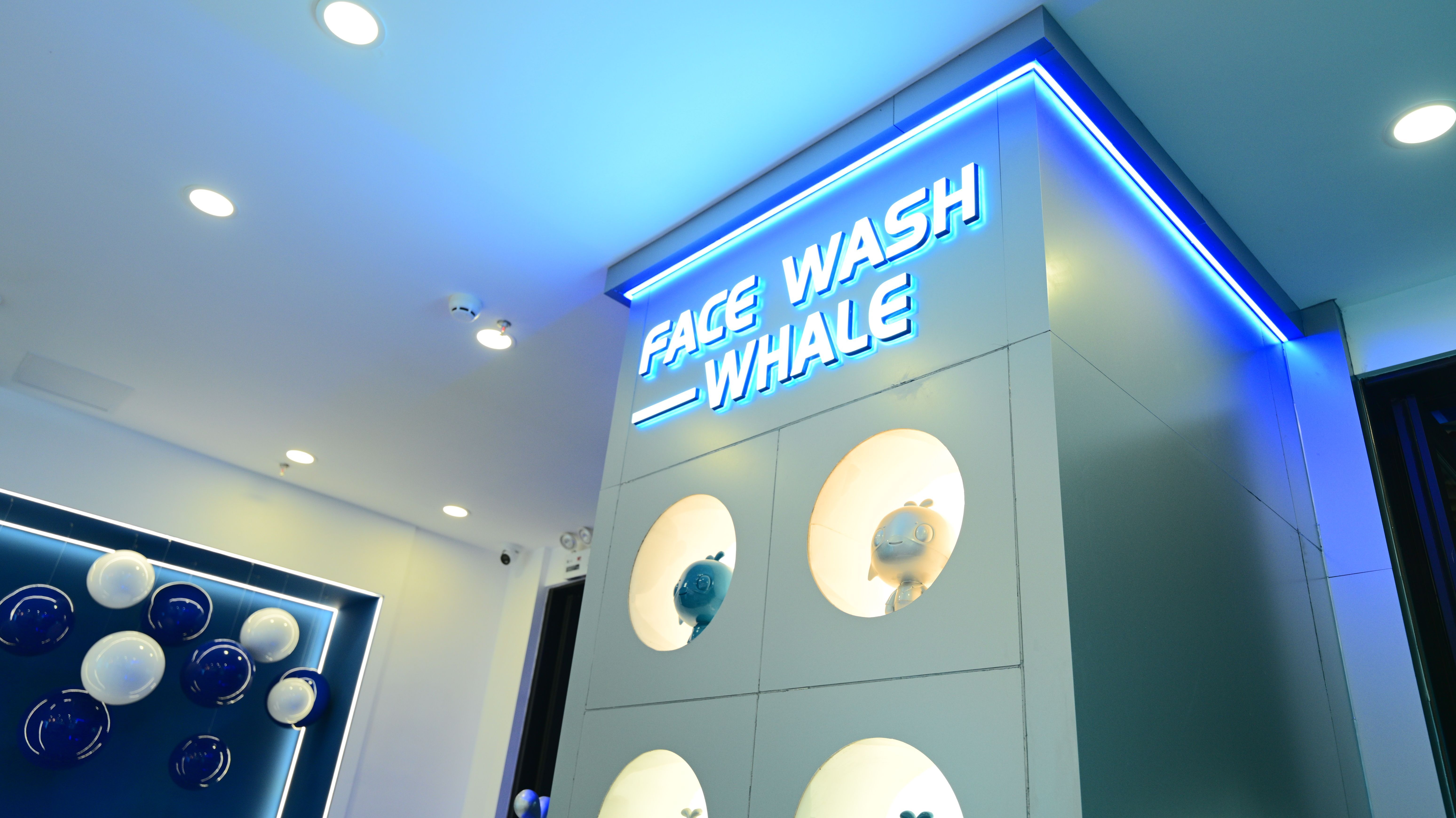 两夫妻初中学历，在县城可以做点什么小生意？