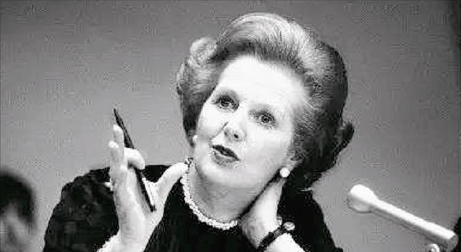 84年香港回归遭阻,邓公霸气回怼:要打随时恭候,铁娘子当场噤声