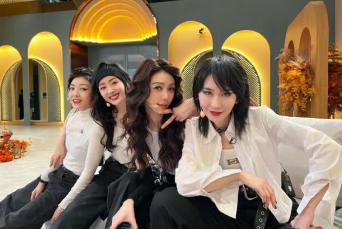 郭采洁顾里决裂原因,郭采洁被顾里夺舍前后吐槽