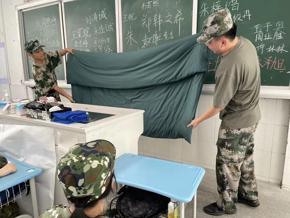 杩峰僵鍐涜绯诲垪,杩峰僵鍐涜鐗硅緫