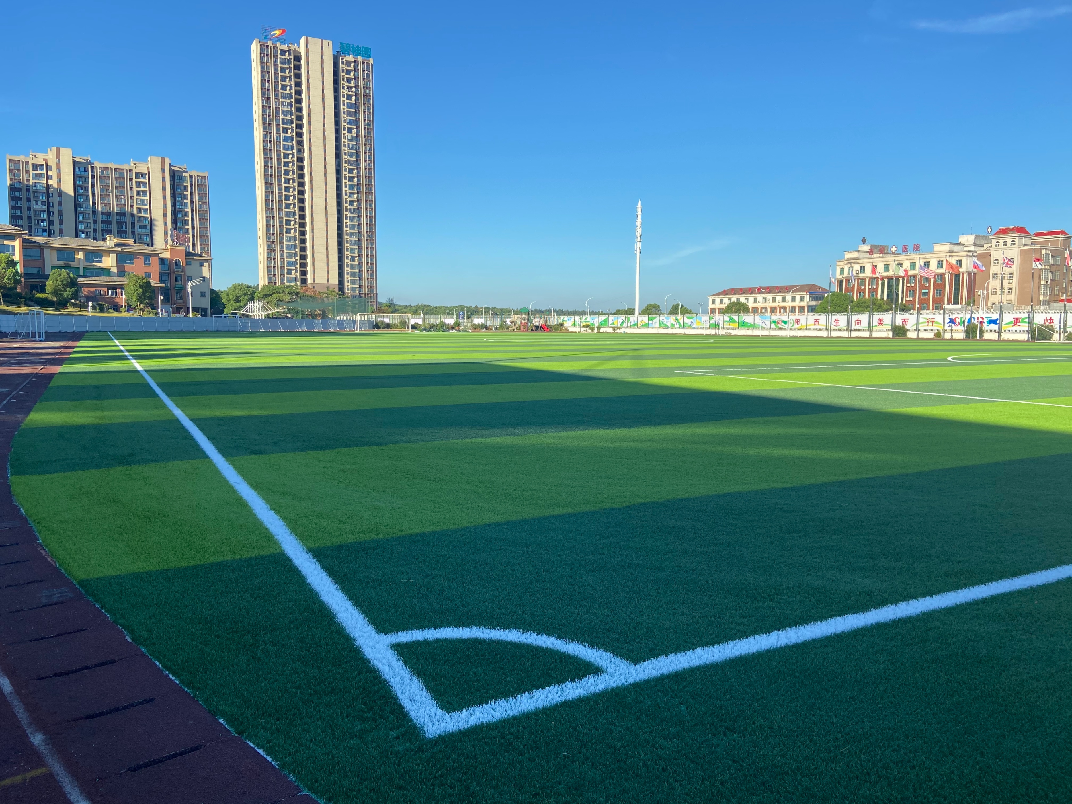 国标足球场人造草坪标准,足球场真草坪好还是假草坪好