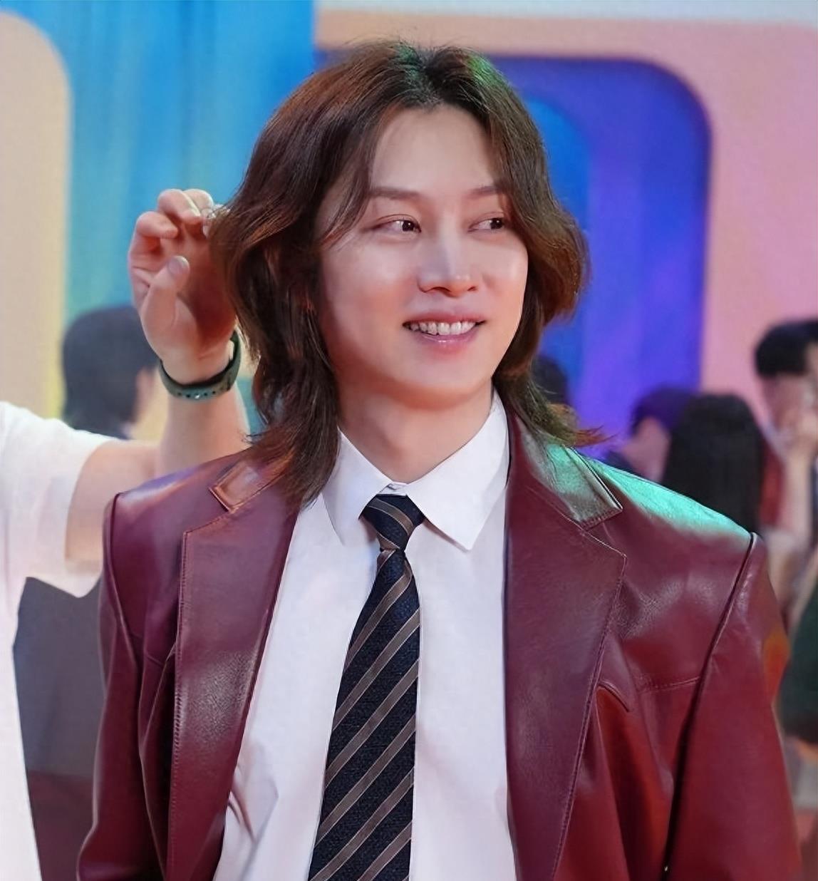 金希澈唱艺声part,金希澈艺声认哥