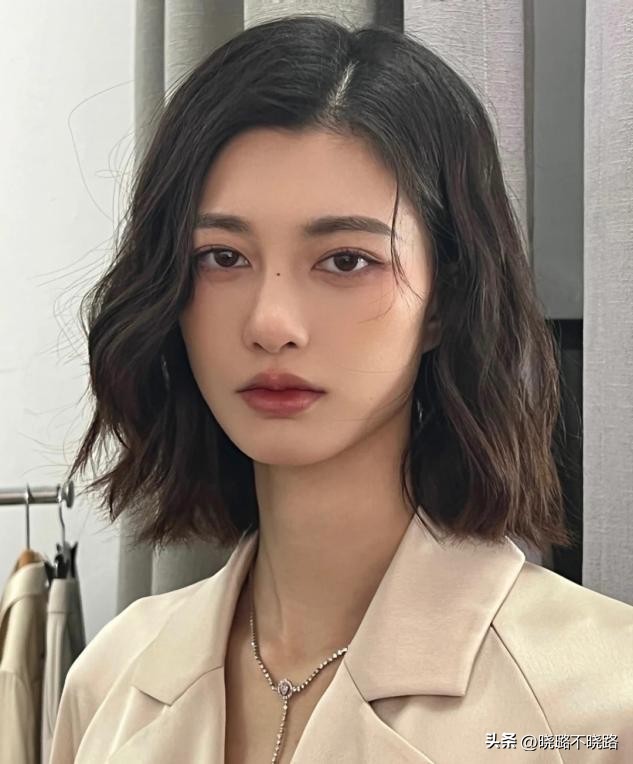 脸上这4个部位有痣到老都优雅,脸上这四处有痣是天生的美人