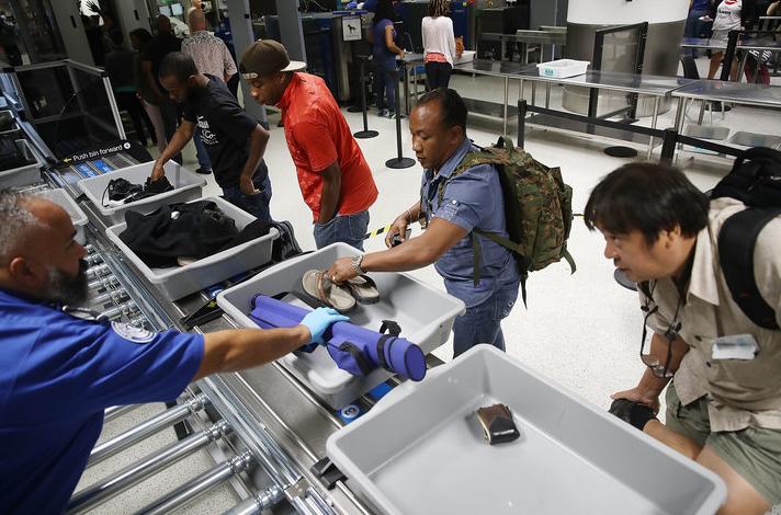 同样的茅台酒在国外和国内价格,同样的茅台为什么价格差那么多