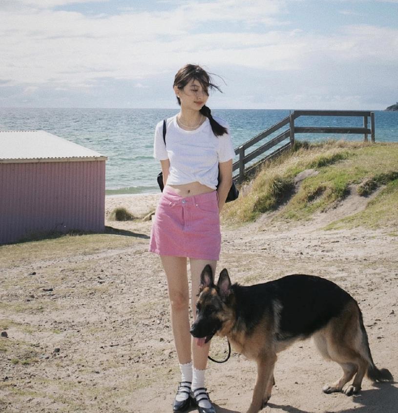 今年最流行的高级穿搭夏天,女士时髦穿搭45岁夏天