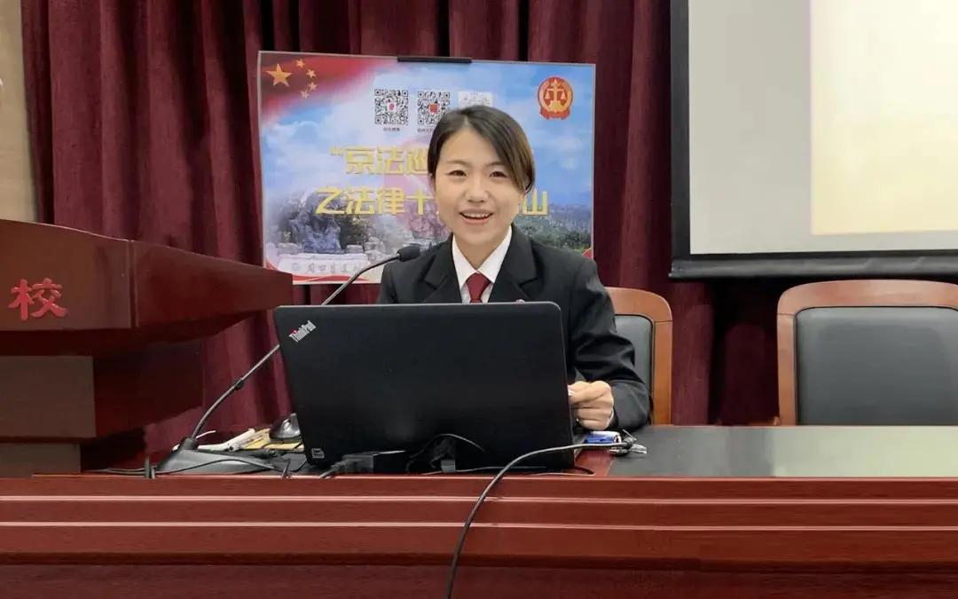 让宪法精神深入民心,宪法进社区主题讲座